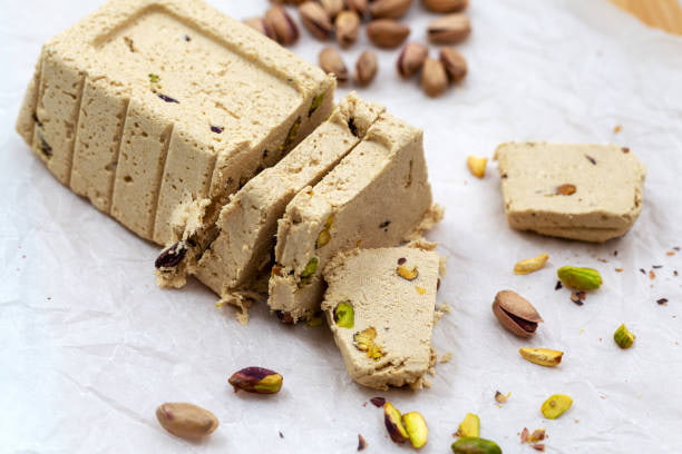 تصویر 3 از حلوا ارده سنتی کنجدی با طعمی اصیل و انرژی زا